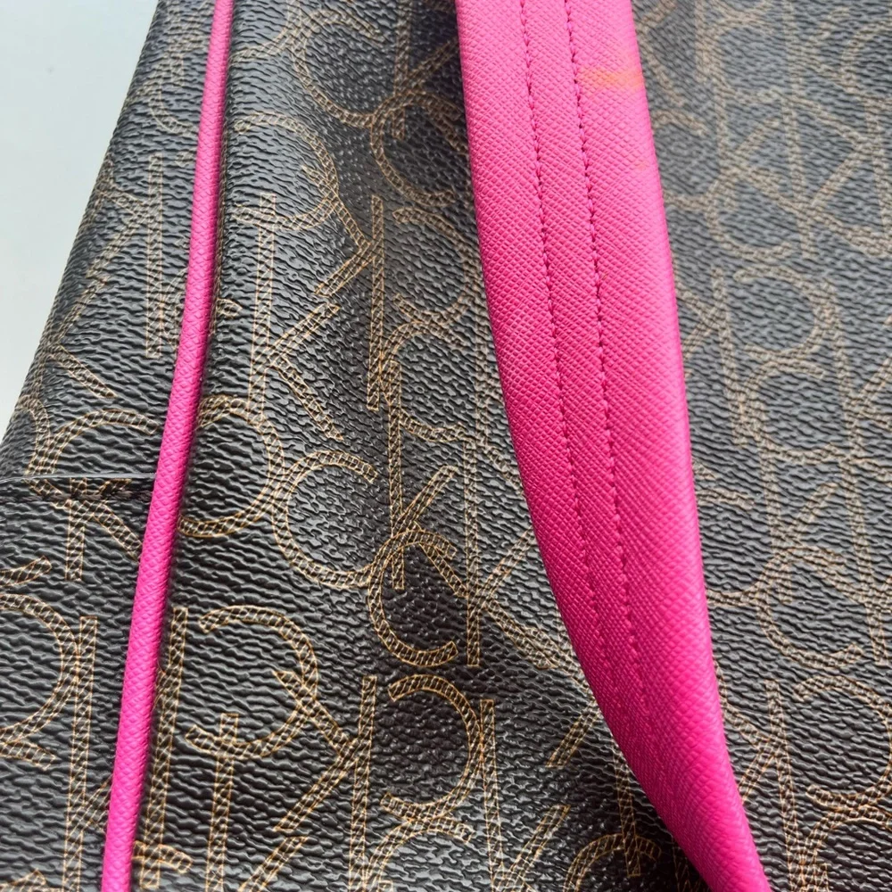 COPY - Calvin Klein purse ADORABLE - Picture 3 of 5